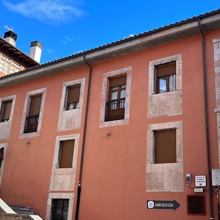 Apartamentosarturo Llanes Laplaza Atico Centrico Kültér fotó