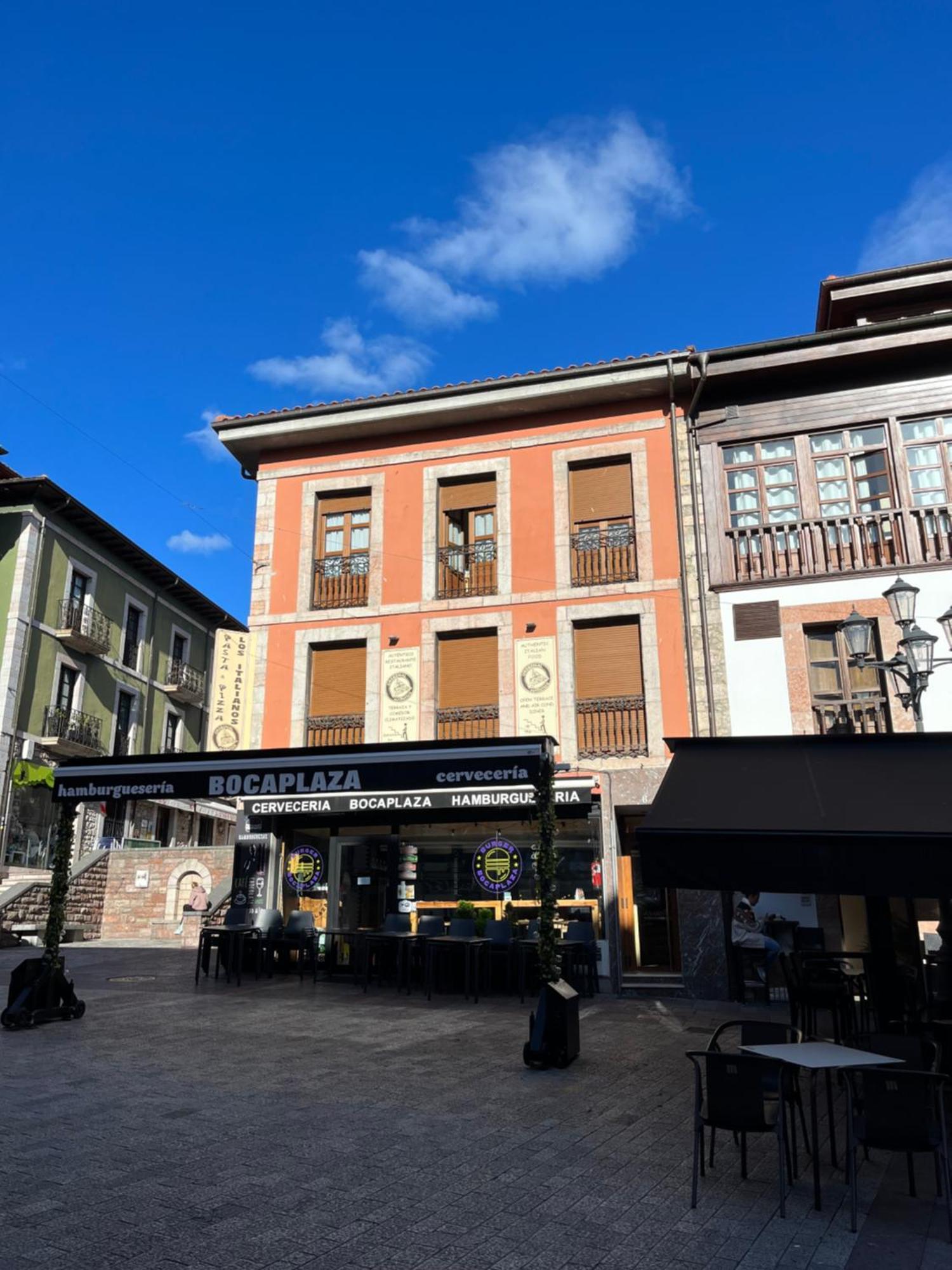 Apartamentosarturo Llanes Laplaza Atico Centrico Kültér fotó