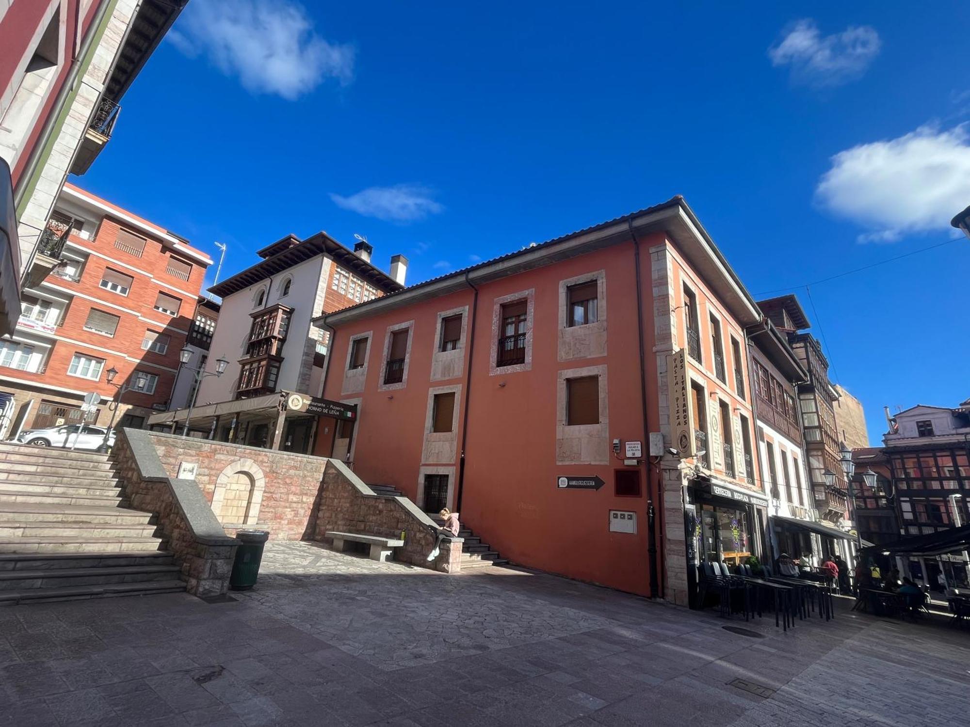 Apartamentosarturo Llanes Laplaza Atico Centrico Kültér fotó